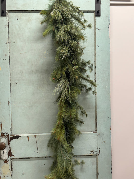 Deluxe Garland No Pinecones